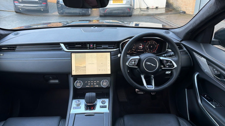 Jaguar F-Pace 2.0 D200 R-Dynamic HSE Black 5dr Auto AWD Diesel Estate